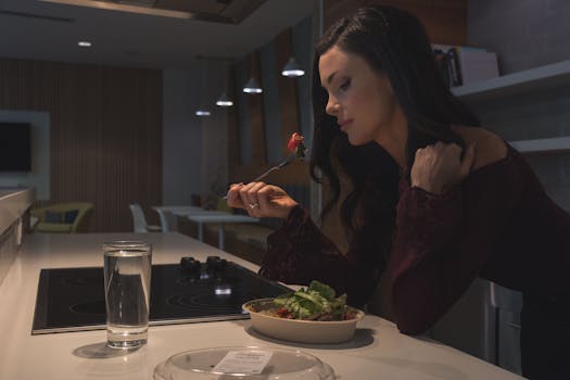 Ditching the Diet Drama: Your “Mindful Eating Script” for a Happier Gut (and Head!)